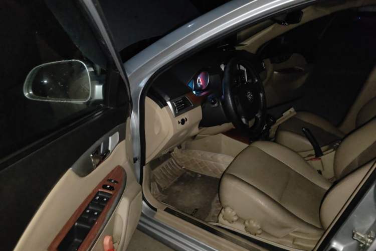 Used Buick Excelle 2013 1.5L Manual Luxury Model Driver Seat