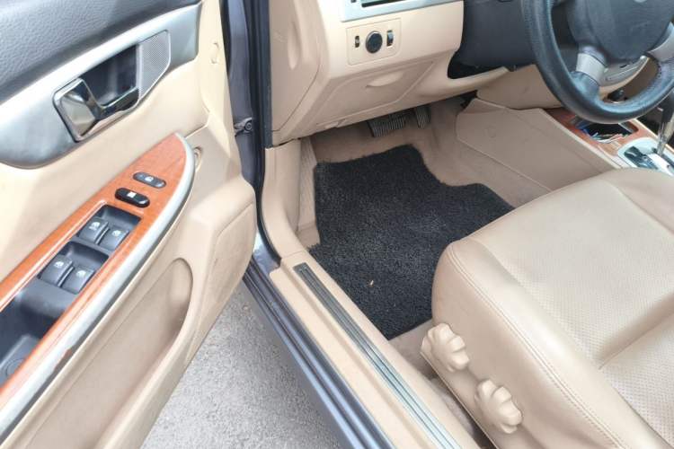 Used Buick Excelle 2013 1.5L Automatic Luxury Model Driver Seat