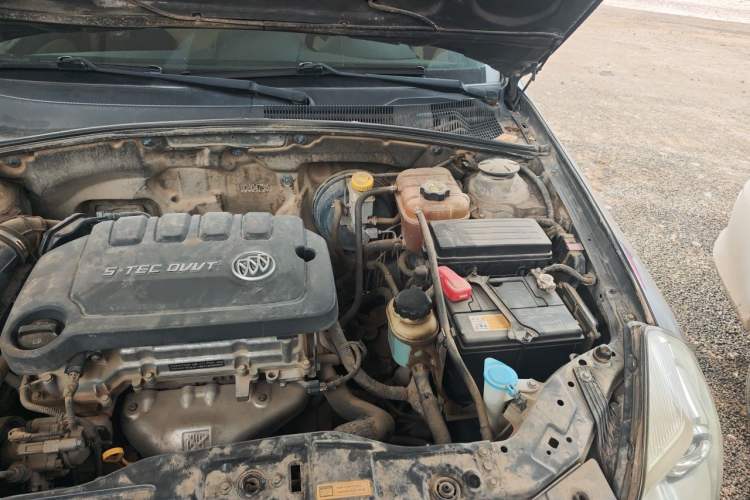 Used Buick Excelle 2013 1.5L Manual Classic Model Engine Bay Left