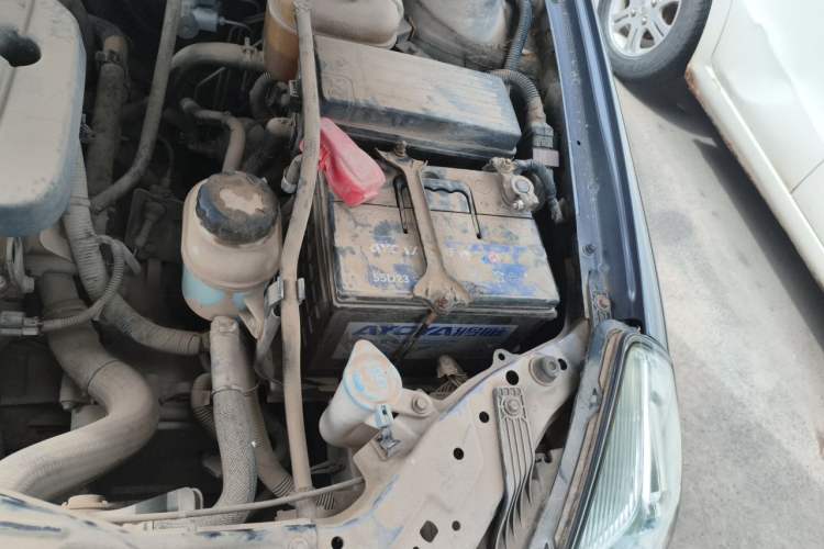 Used Buick Excelle 2013 1.5L Automatic Luxury Model Engine Bay Left