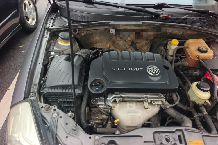 Used Buick Excelle 2013 1.5L Manual Luxury Model Engine Bay Right