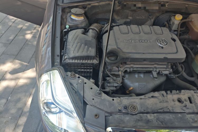 Used Buick Excelle 2013 1.5L Manual Classic Model Engine Bay Right
