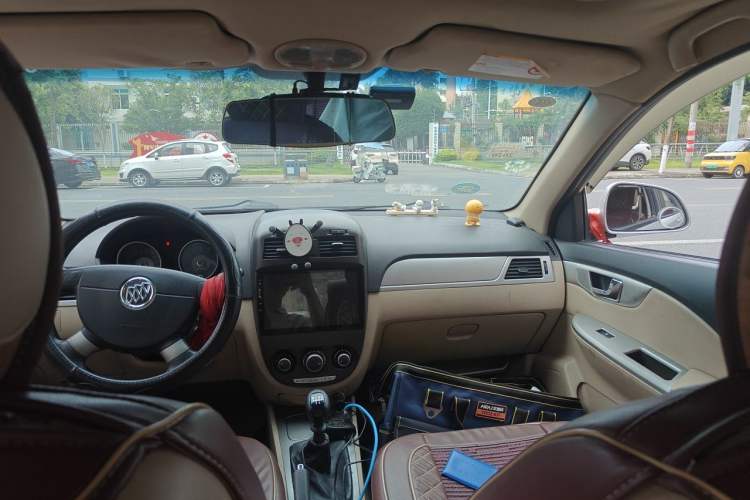 Used Buick Excelle 2013 1.5L Manual Classic Model Headliner