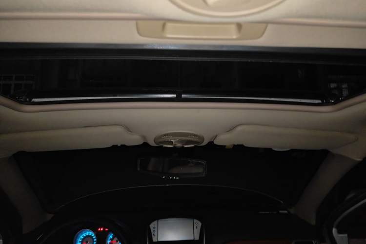 Used Buick Excelle 2013 1.5L Manual Luxury Model Headliner