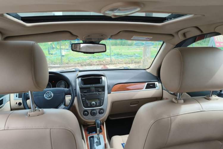 Used Buick Excelle 2013 1.5L Automatic Luxury Model Headliner