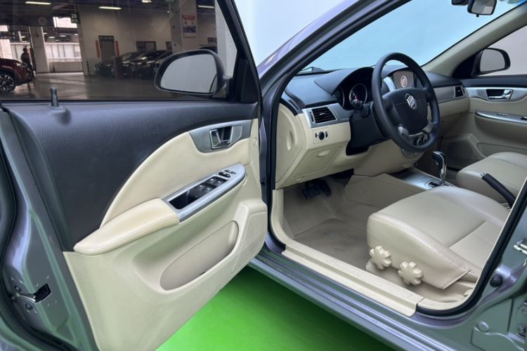 Used Buick Excelle 2013 1.5L Automatic Classic Model Interior 3