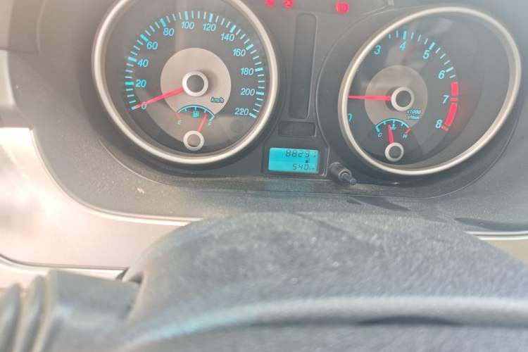 Used Buick Excelle 2013 1.5L Manual Classic Model Odometer Close Up