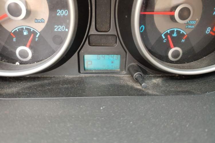 Used Buick Excelle 2013 1.5L Automatic Classic Model Odometer Close Up