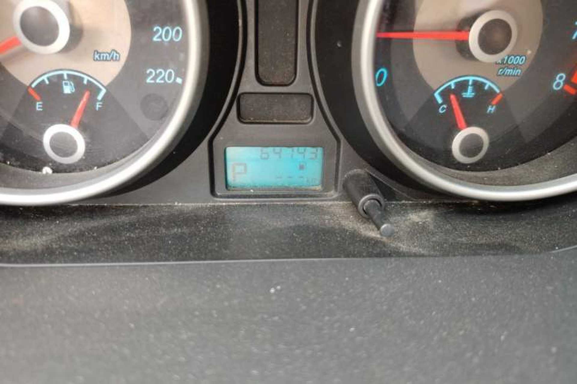 Used Buick Excelle 2013 1.5L Automatic Classic Model Odometer Close Up