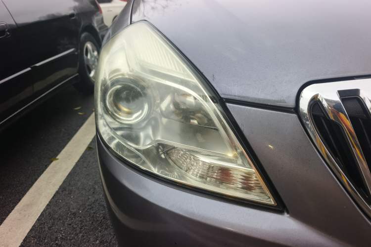 Used Buick Excelle 2013 1.5L Manual Luxury Model Right Front Headlight