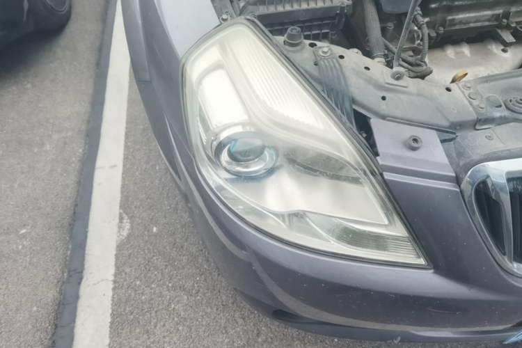 Used Buick Excelle 2013 1.5L Automatic Classic Model Right Front Headlight