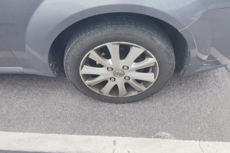 Used Buick Excelle 2013 1.5L Automatic Classic Model Right Front Wheel Hub