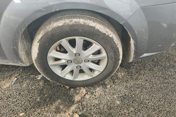 Used Buick Excelle 2013 1.5L Manual Classic Model Right Front Wheel Hub
