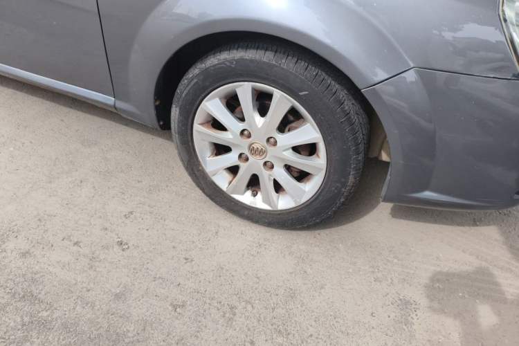 Used Buick Excelle 2013 1.5L Automatic Luxury Model Right Front Wheel Hub