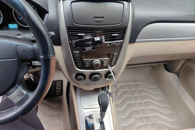 Used Buick Excelle 2013 1.5L Automatic Classic Model Audio And AC Panel
