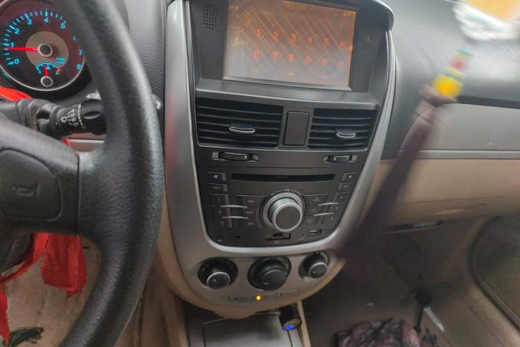 Used Buick Excelle 2013 1.5L Manual Classic Model Audio And AC Panel
