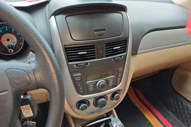 Used Buick Excelle 2013 1.5L Automatic Classic Model Audio And AC Panel