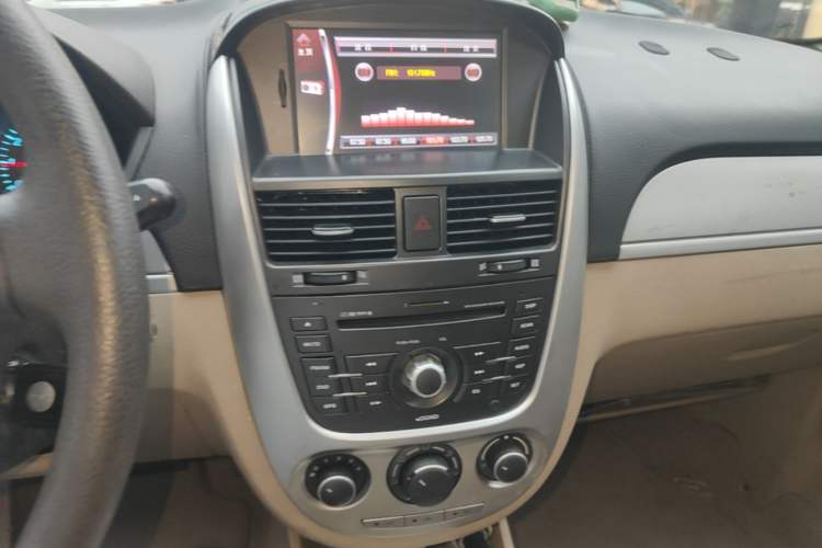 Used Buick Excelle 2013 1.5L Automatic Classic Model Audio And AC Panel