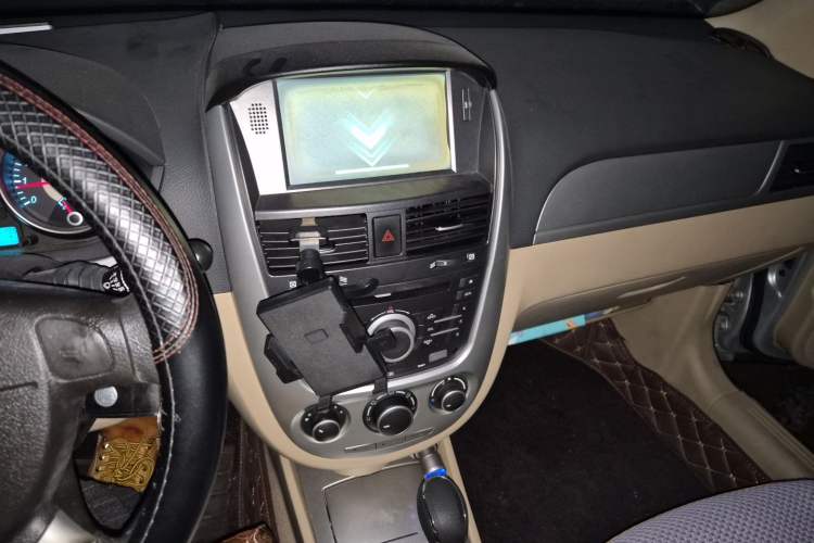 Used Buick Excelle 2013 1.5L Automatic Classic Model Audio And AC Panel