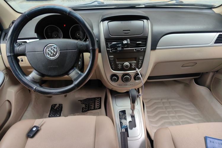 Used Buick Excelle 2013 1.5L Automatic Classic Model Center Console