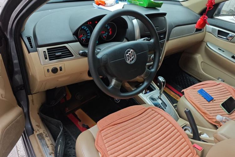 Used Buick Excelle 2013 1.5L Automatic Classic Model Center Console