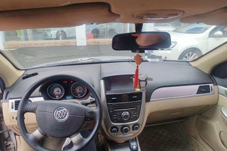 Used Buick Excelle 2013 1.5L Automatic Classic Model Center Console
