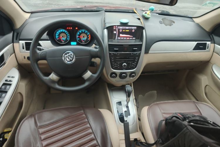 Used Buick Excelle 2013 1.5L Automatic Classic Model Center Console