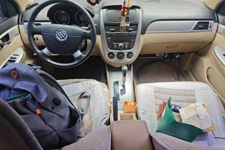 Used Buick Excelle 2013 1.5L Automatic Classic Model Center Console