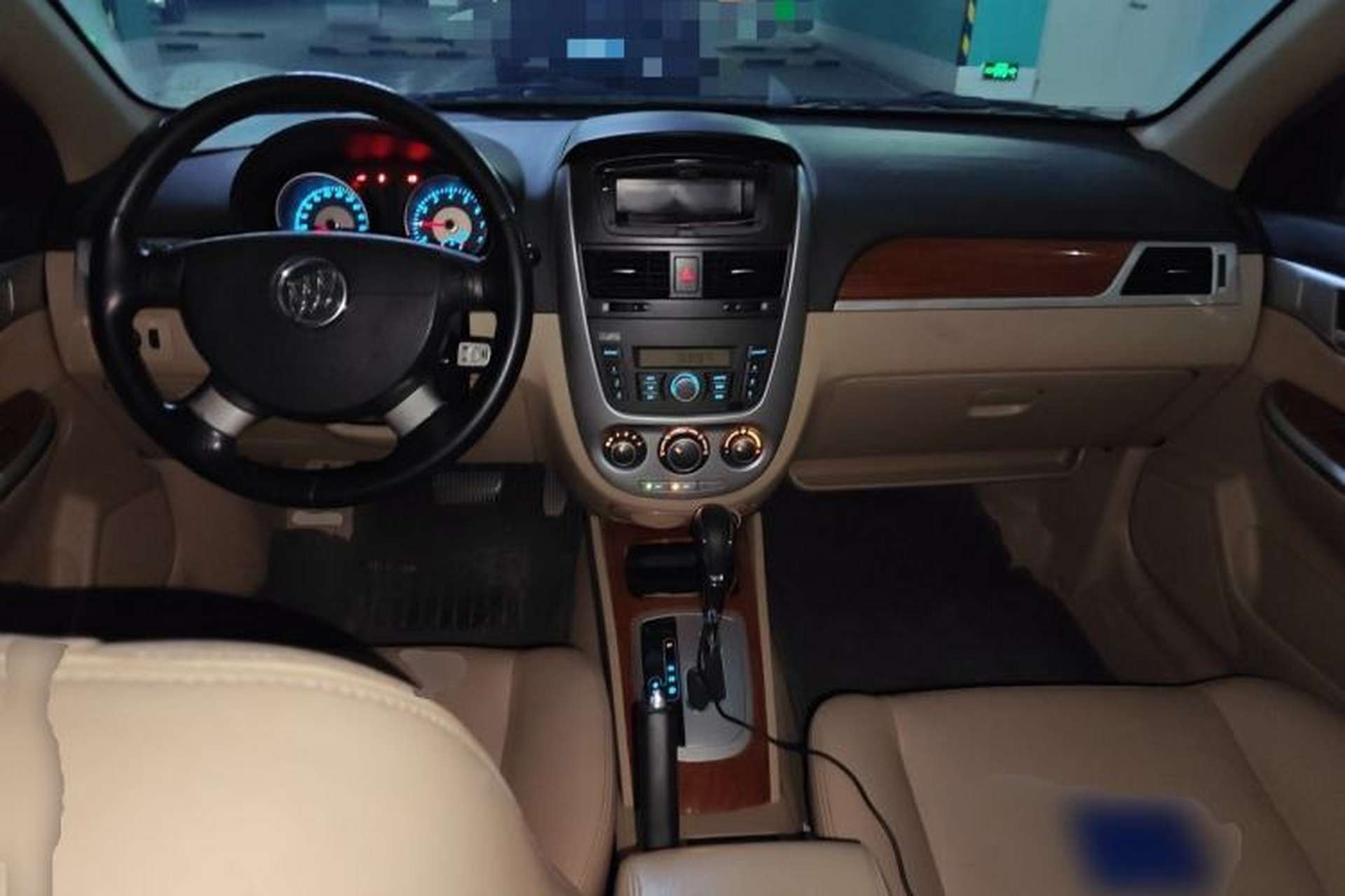 Used Buick Excelle 2013 1.5L Automatic Luxury Model Center Console
