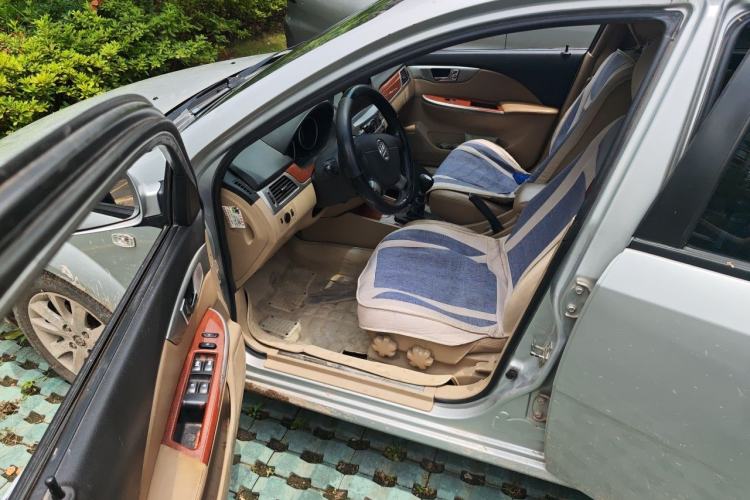 Used Buick Excelle 2013 1.5L Manual Luxury Model Driver Seat