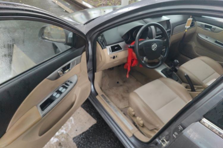 Used Buick Excelle 2013 1.5L Manual Classic Model Driver Seat