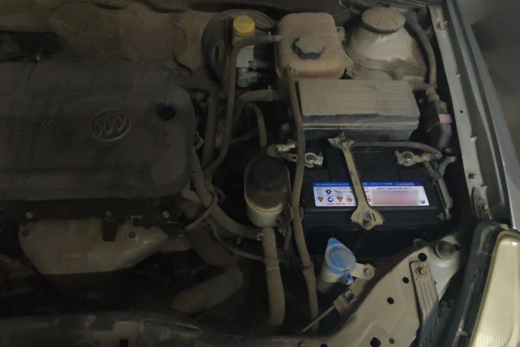 Used Buick Excelle 2013 1.5L Manual Luxury Model Engine Bay Left