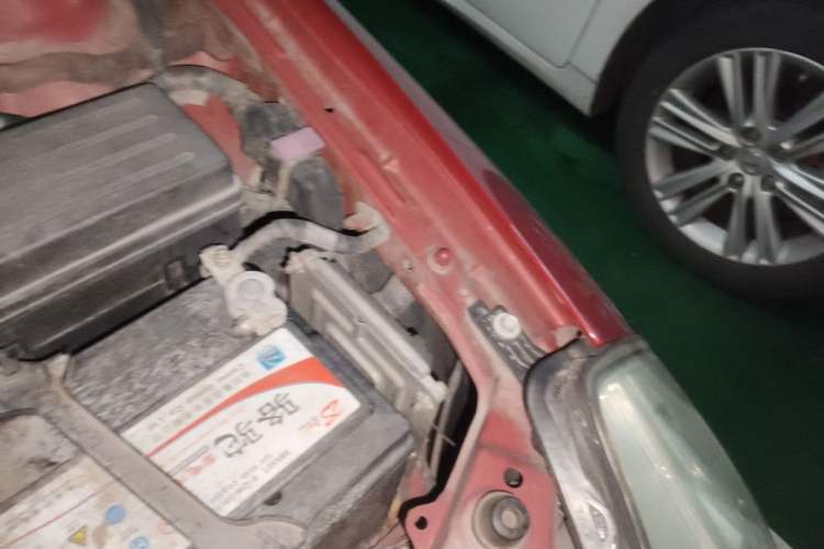 Used Buick Excelle 2013 1.5L Automatic Classic Model Engine Bay Left