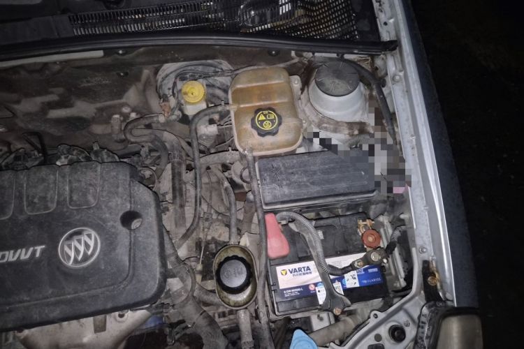 Used Buick Excelle 2013 1.5L Automatic Classic Model Engine Bay Left