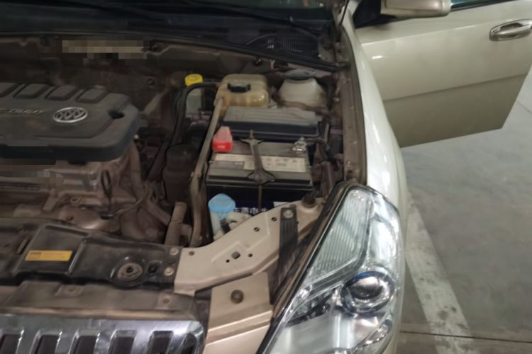 Used Buick Excelle 2013 1.5L Manual Classic Model Engine Bay Left