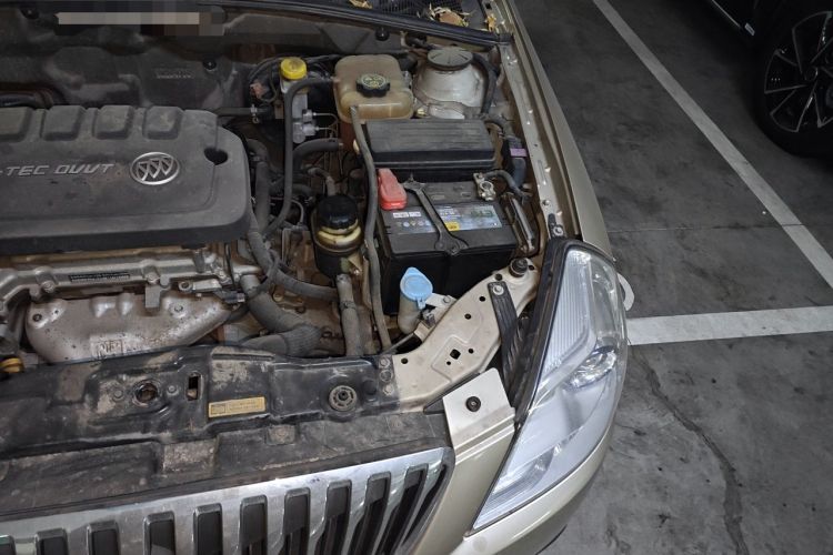 Used Buick Excelle 2013 1.5L Automatic Luxury Model Engine Bay Left