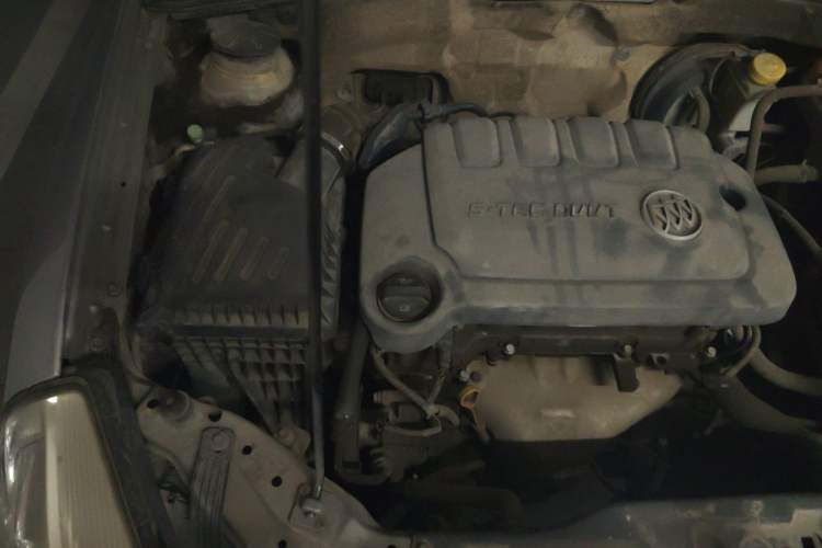 Used Buick Excelle 2013 1.5L Manual Luxury Model Engine Bay Right