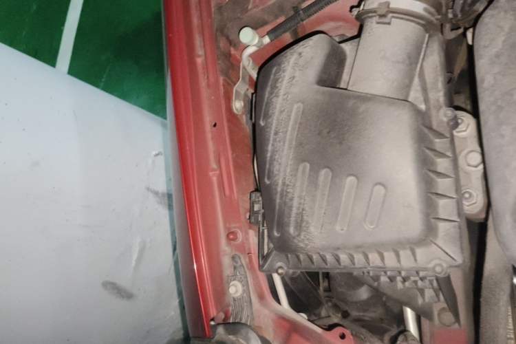 Used Buick Excelle 2013 1.5L Automatic Classic Model Engine Bay Right