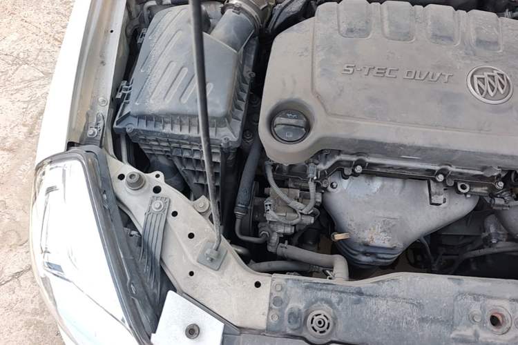 Used Buick Excelle 2013 1.5L Automatic Luxury Model Engine Bay Right