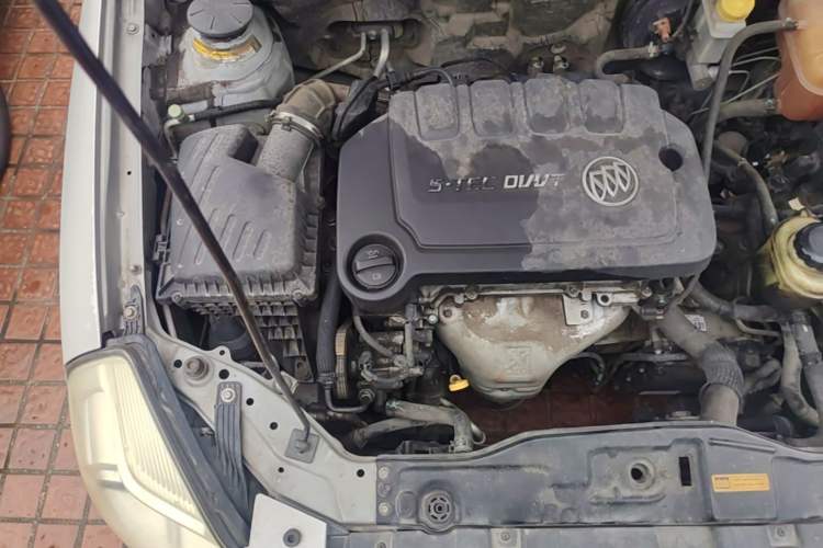 Used Buick Excelle 2013 1.5L Automatic Classic Model Engine Bay Right