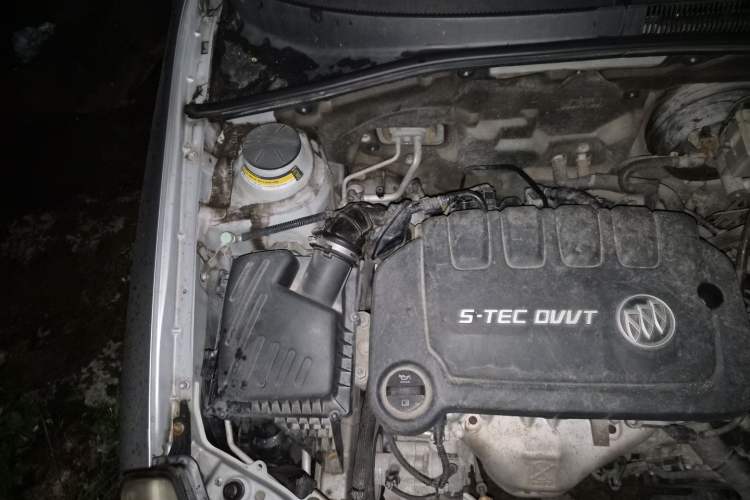 Used Buick Excelle 2013 1.5L Automatic Classic Model Engine Bay Right