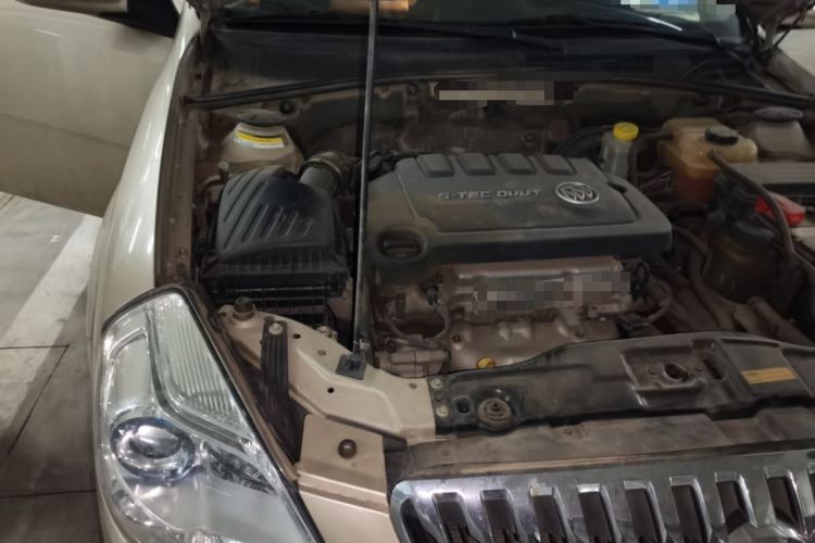 Used Buick Excelle 2013 1.5L Manual Classic Model Engine Bay Right