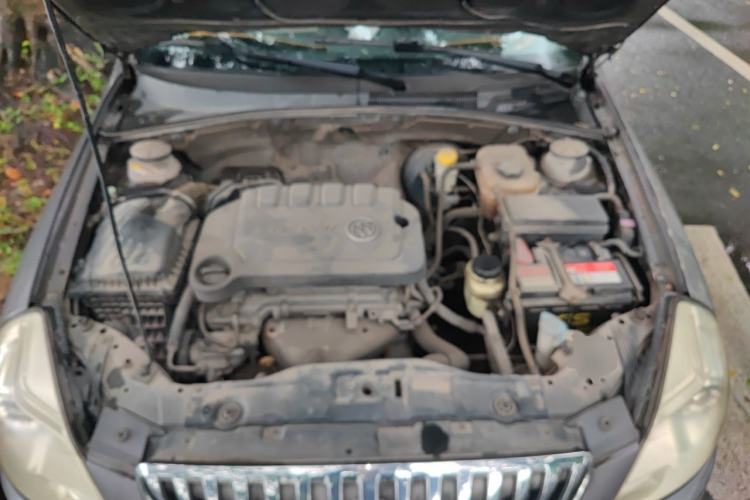 Used Buick Excelle 2013 1.5L Manual Classic Model Engine Bay