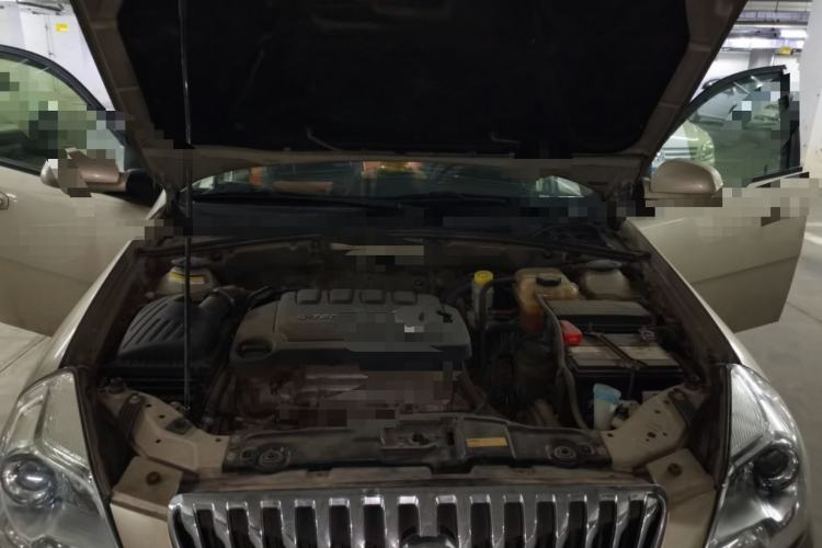 Used Buick Excelle 2013 1.5L Manual Classic Model Engine Bay