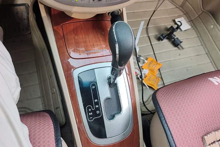 Used Buick Excelle 2013 1.5L Automatic Luxury Model Gear Lever