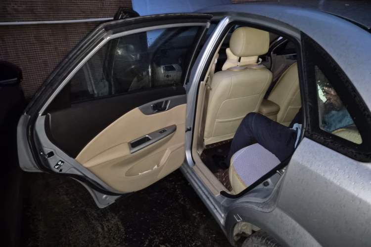 Used Buick Excelle 2013 1.5L Automatic Classic Model Left Rear Seat