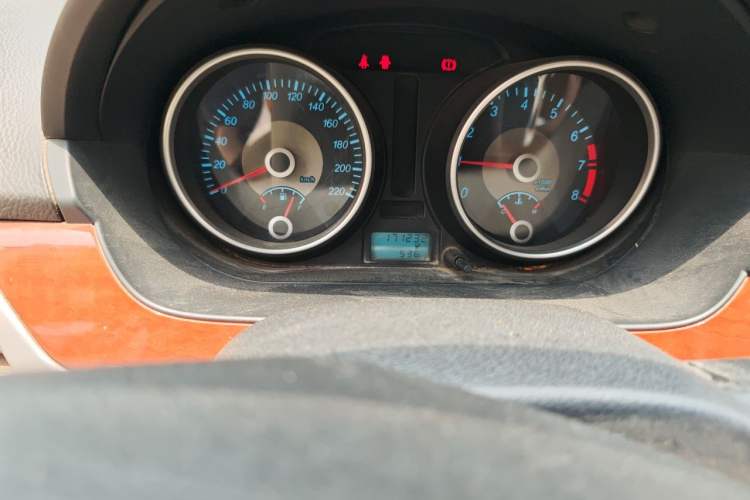 Used Buick Excelle 2013 1.5L Manual Luxury Model Odometer Close Up