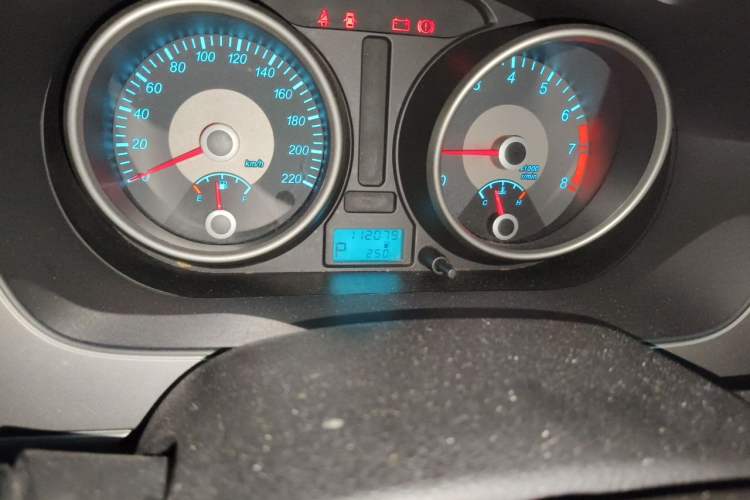 Used Buick Excelle 2013 1.5L Automatic Classic Model Odometer Close Up