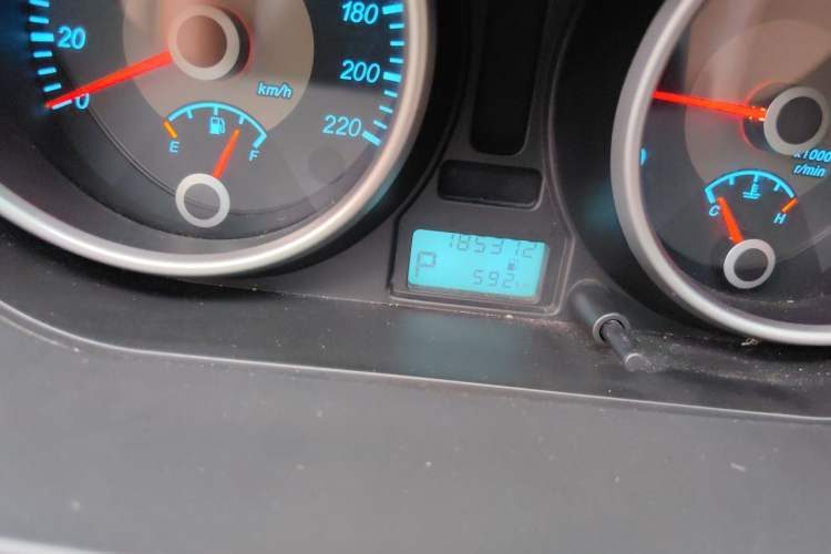 Used Buick Excelle 2013 1.5L Automatic Classic Model Odometer Close Up