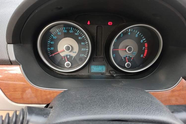Used Buick Excelle 2013 1.5L Automatic Luxury Model Odometer Close Up